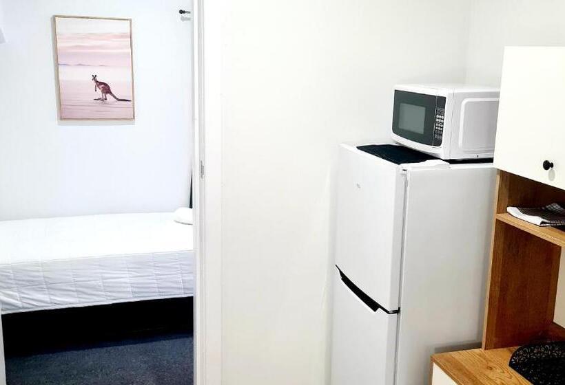 סוויטה משפחתית, Golden Sands Motor Inn