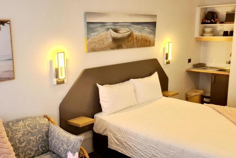 חדר דלוקס, Golden Sands Motor Inn