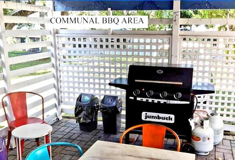 חדר בסיסי, Golden Sands Motor Inn