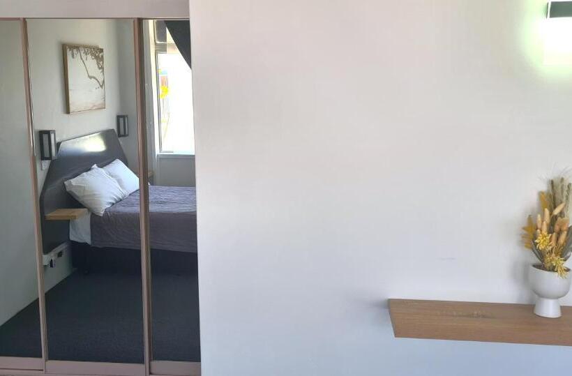 חדר אקונומי, Golden Sands Motor Inn