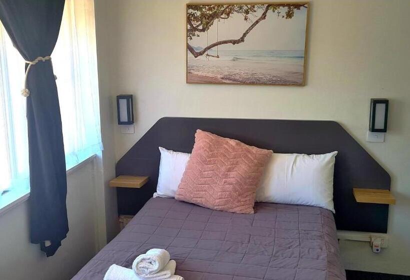 经济房, Golden Sands Motor Inn