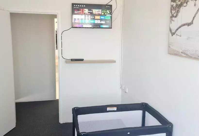 ファミリールーム, Golden Sands Motor Inn