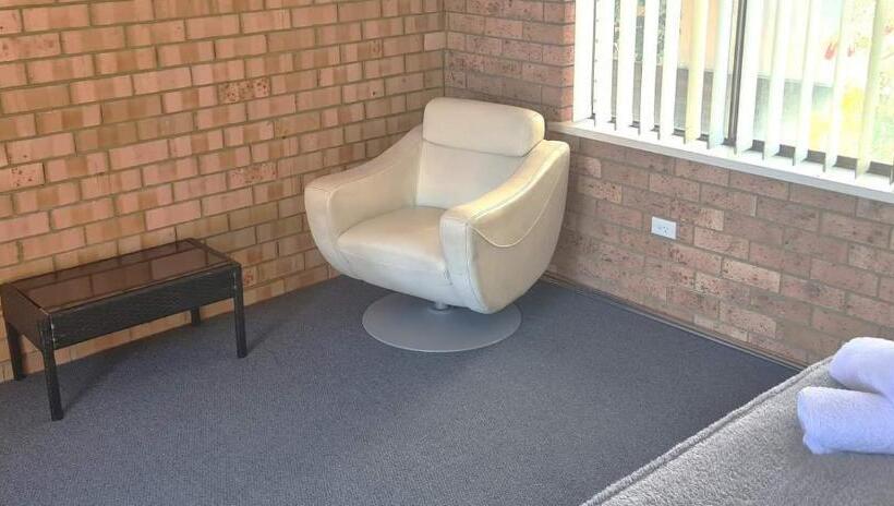 דירה בת חדר שינה 1 עם מרפסת, Golden Sands Motor Inn