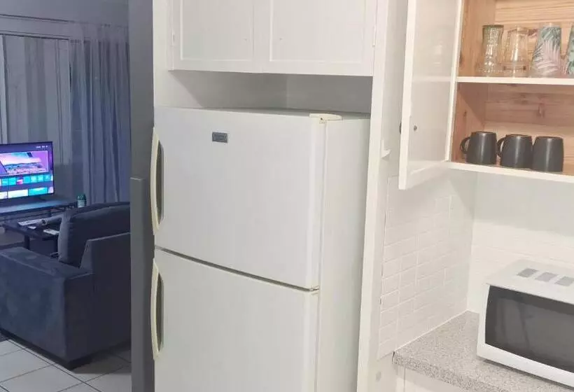 バルコニー付き１ベッドルームアパートメント, Golden Sands Motor Inn