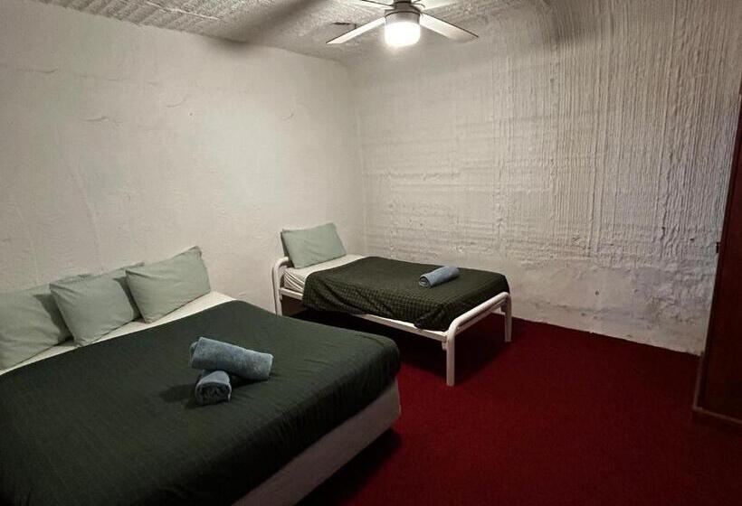 3ベッドルームアパートメント, Desert View Apartments