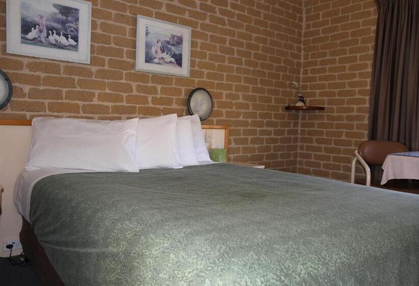 اتاق استاندارد یک نفره, Grand Manor Motor Inn