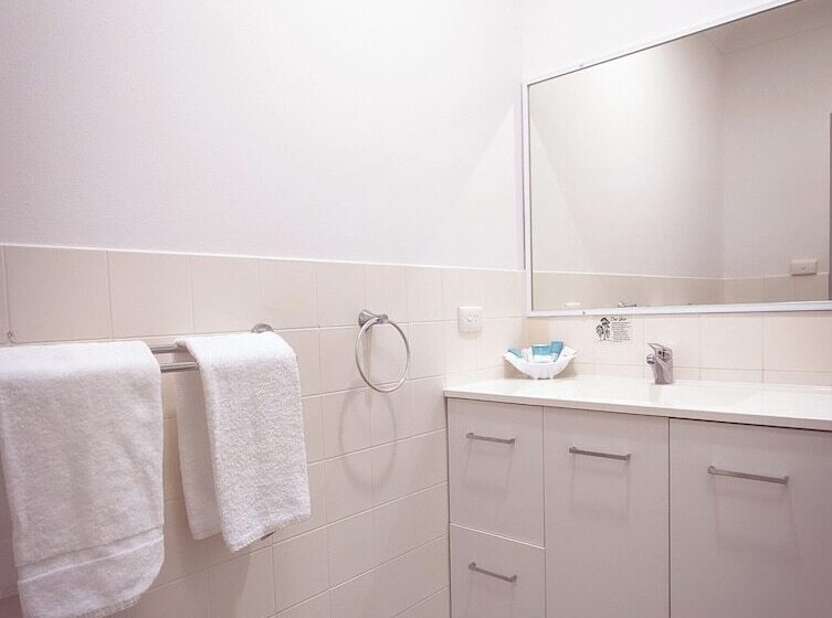 חדר משפחתי, Island Palms Motor Inn