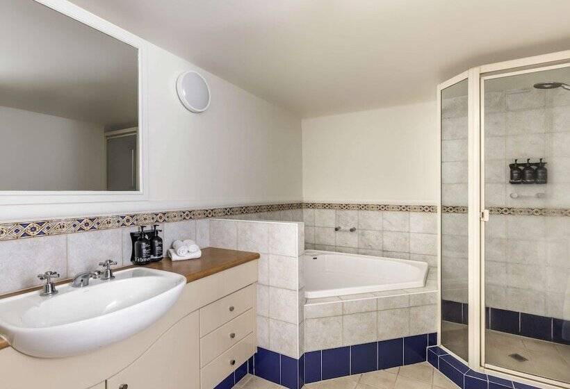 침실 2개 바다 전망 아파트, Mantra Crown Towers