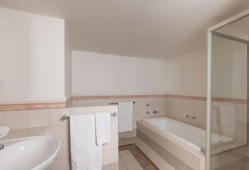 침실 3개 아파트, Mantra Crown Towers