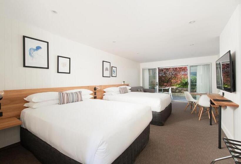 디럭스 패밀리 룸, Nelson