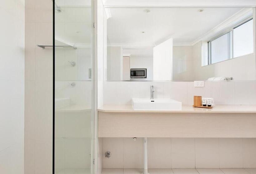 스탠다드 룸, Nelson