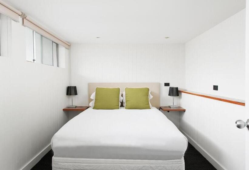 2 Bedroom Apartment with Views, Nelson