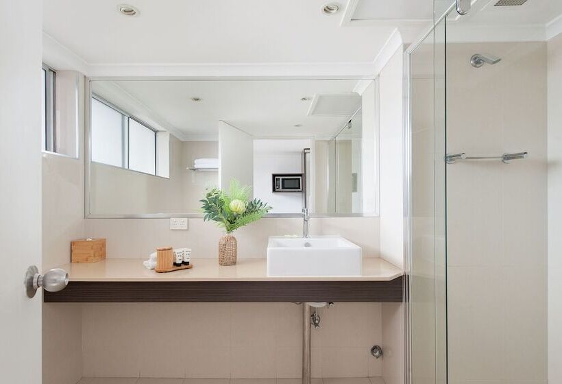 패밀리 룸 가든 전망, Nelson