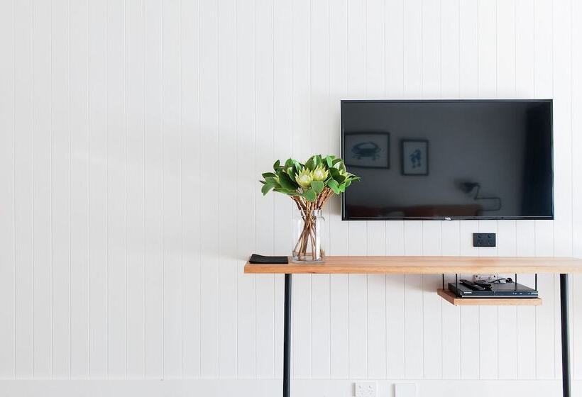 패밀리 룸 가든 전망, Nelson