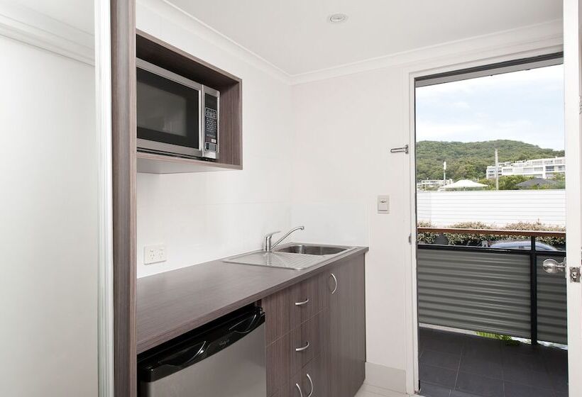 패밀리 룸 가든 전망, Nelson