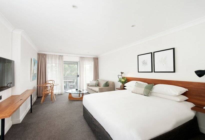 디럭스 스튜디오, Nelson