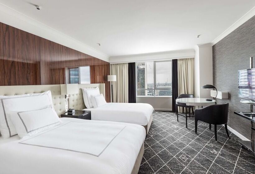 Номер Executive, Swissôtel Sydney