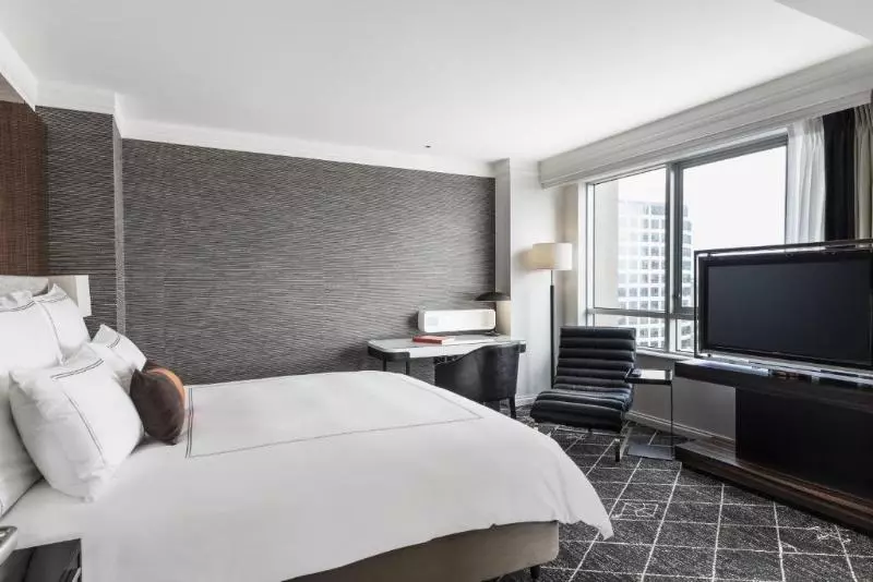 سوئیت کلاب, Swissôtel Sydney