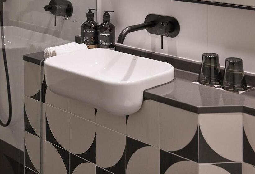 غرفة قياسية سرير كينج, The Capitol Hotel Sydney