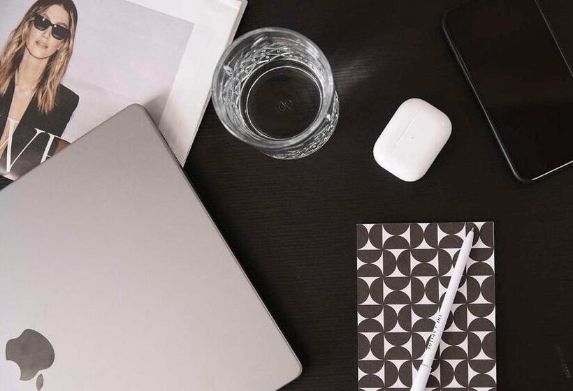 غرفة قياسية سرير كينج, The Capitol Hotel Sydney