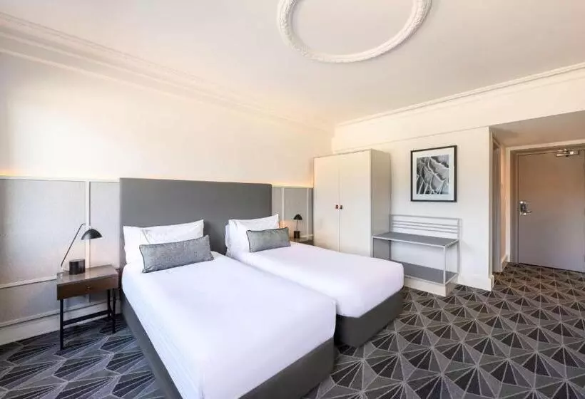 スタンダードコネクティングルーム, The Savoy Hotel On Little Collins Melbourne