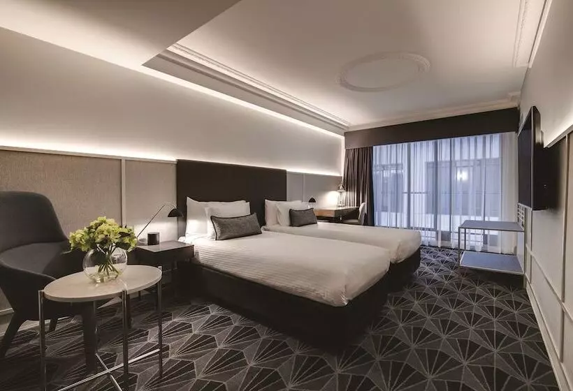 スタンダードルーム, The Savoy Hotel On Little Collins Melbourne