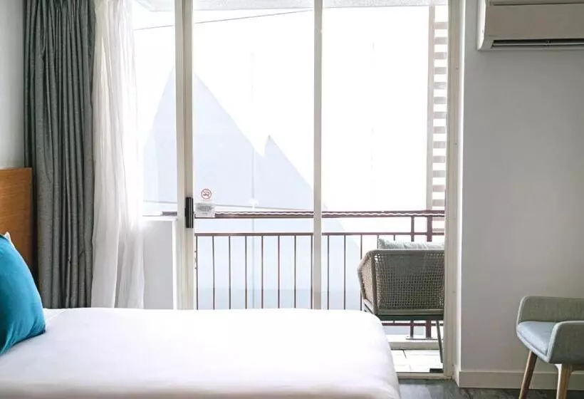 اتاق استاندارد با تخت بزرگ, Novotel Cairns Oasis Resort