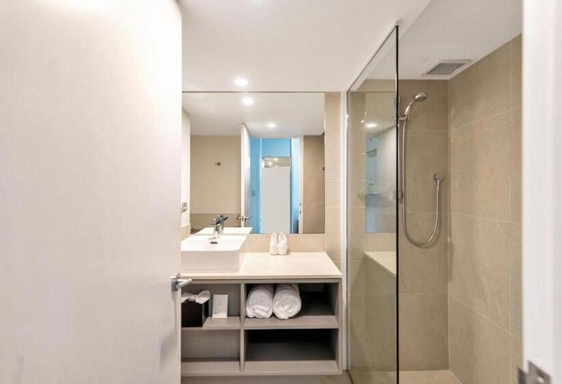 Deluxe Room Pool View