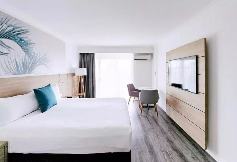 اتاق لوکس با تخت بزرگ, Novotel Cairns Oasis Resort