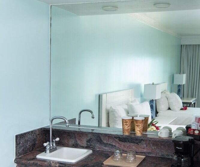 스탠다드 룸 더블 침대 2개, Abaco Beach Resort And Boat Harbour Marina