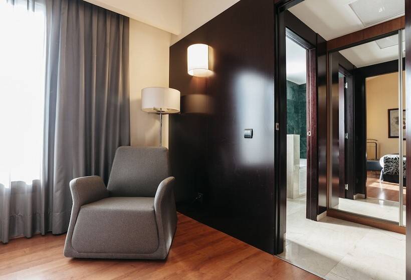 اتاق سوپریور, Catalonia Brussels