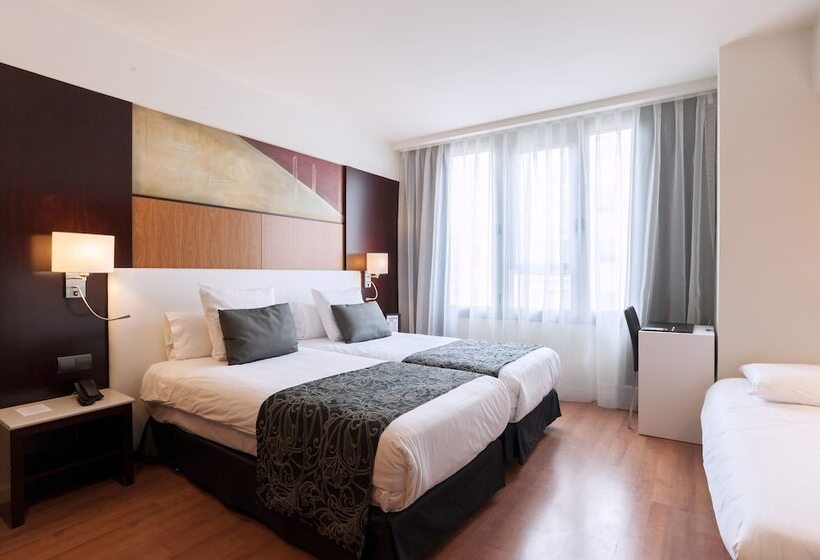 اتاق پریمیوم سه تخته, Catalonia Brussels