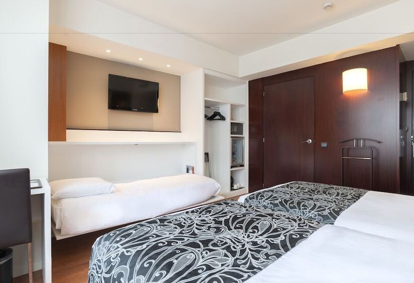 Трехместный Номер Премиум, Catalonia Brussels