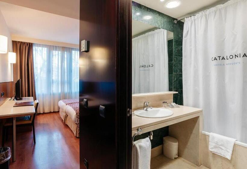 Номер Стандарт, Catalonia Brussels