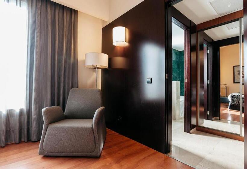 Номер Superior, Catalonia Brussels