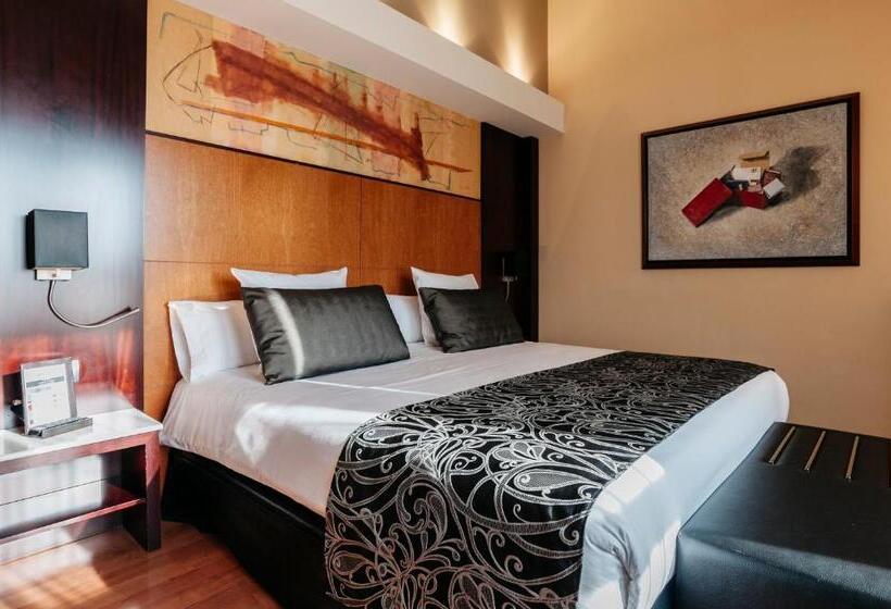 Номер Superior, Catalonia Brussels