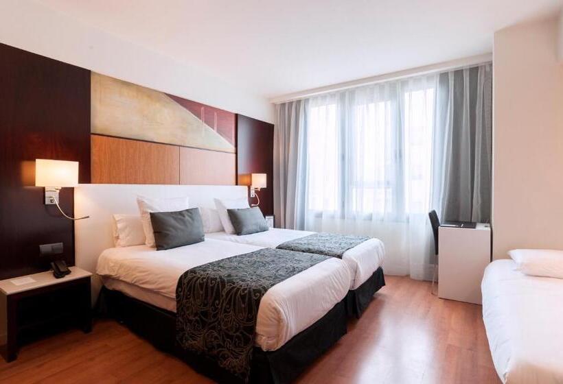 اتاق پریمیوم سه تخته, Catalonia Brussels
