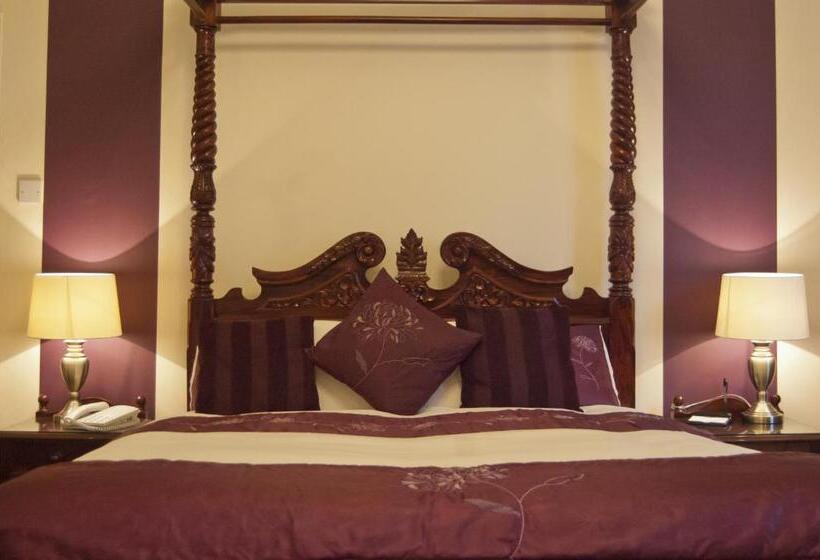 جناح, Avonbridge