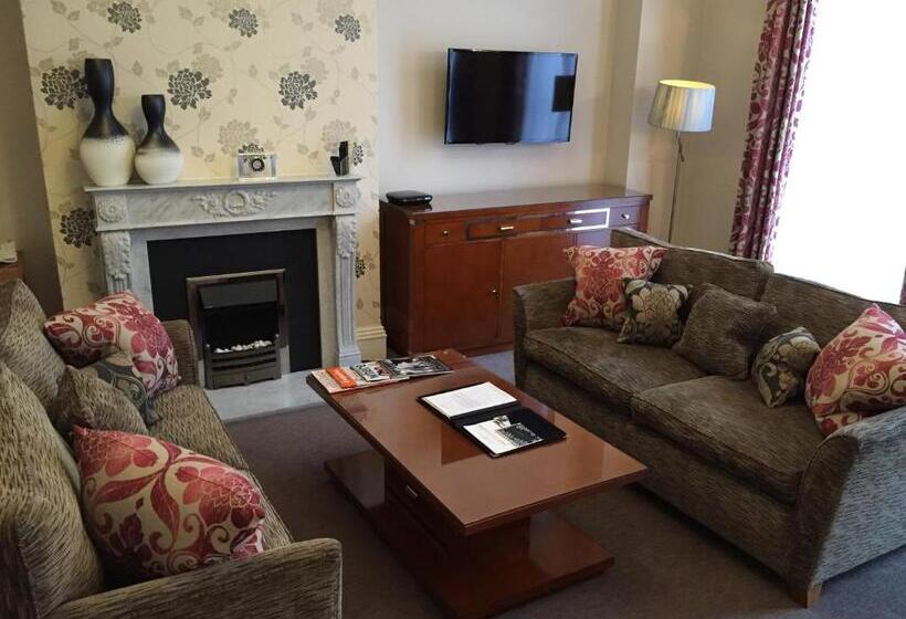 三卧行政公寓, Beaufort House   Knightsbridge