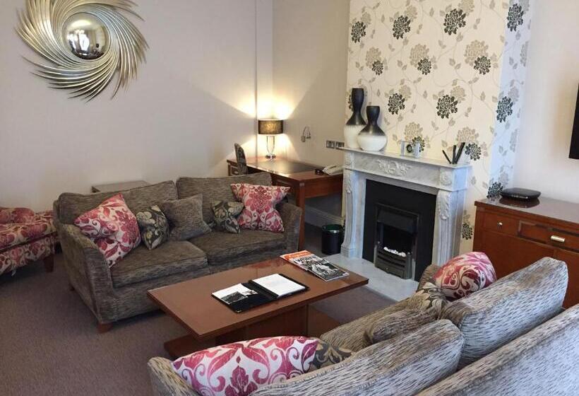 三卧行政公寓, Beaufort House   Knightsbridge