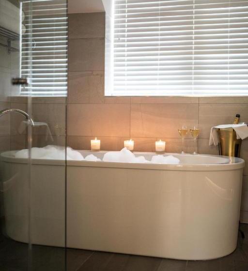 سوییت اجرایی, Bedford Lodge Hotel & Spa