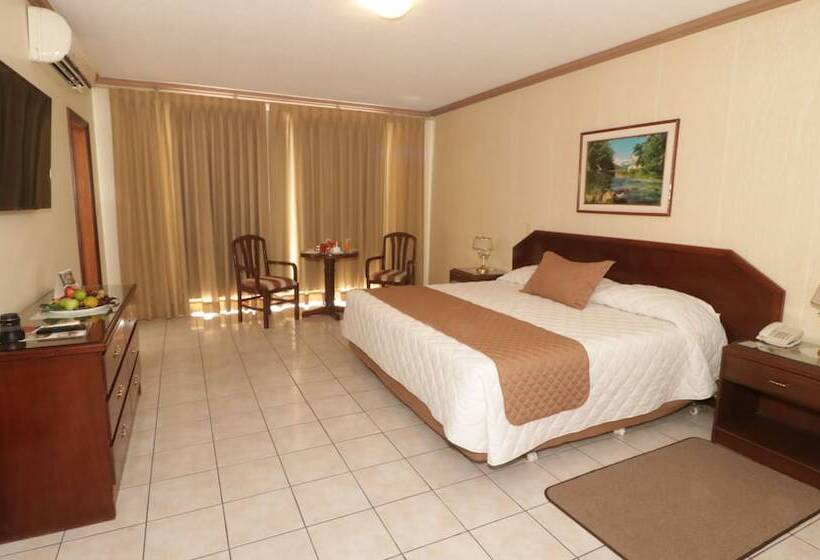 חדר אקזקיוטיב יחיד, House Inn Apart