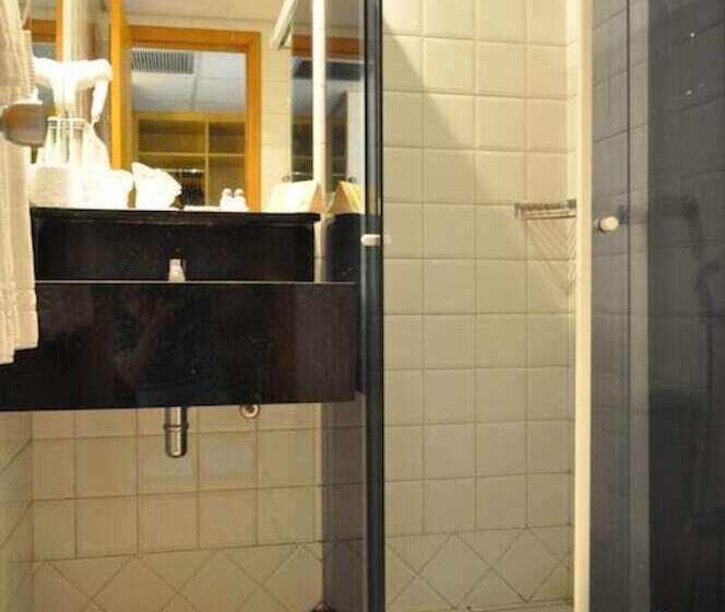 Chambre Standard Individuelle, Rede Andrade Luxor