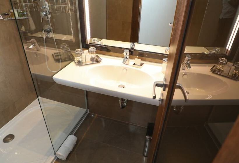 Superior Room, Movenpick Hotel Sarajevo
