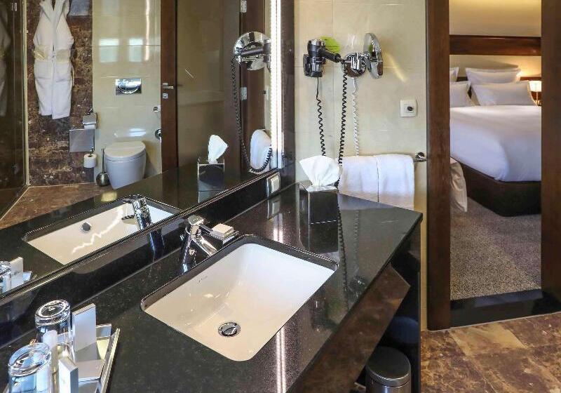 Deluxe Room King Size Bed, Movenpick Hotel Sarajevo