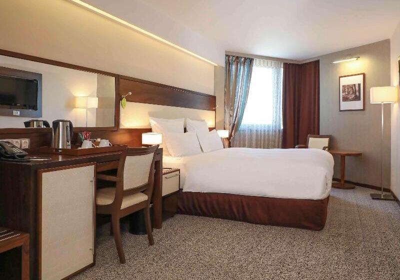 Deluxe Room King Size Bed, Movenpick Hotel Sarajevo
