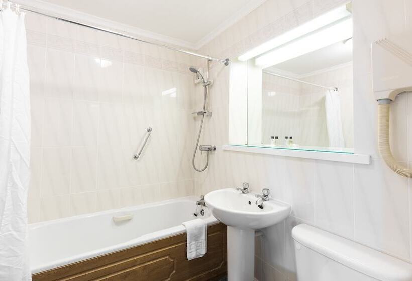 חדר קלאסי, Fernhill