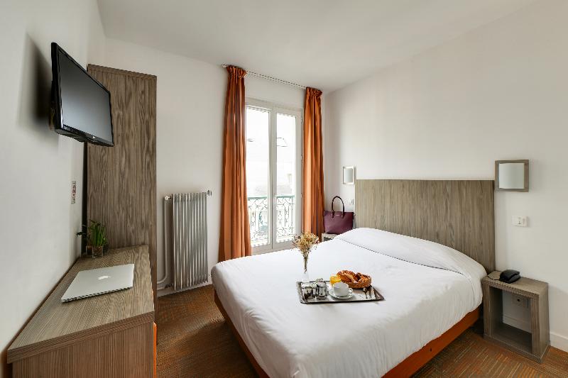 スタンダードトリプルルーム, The Clarendon