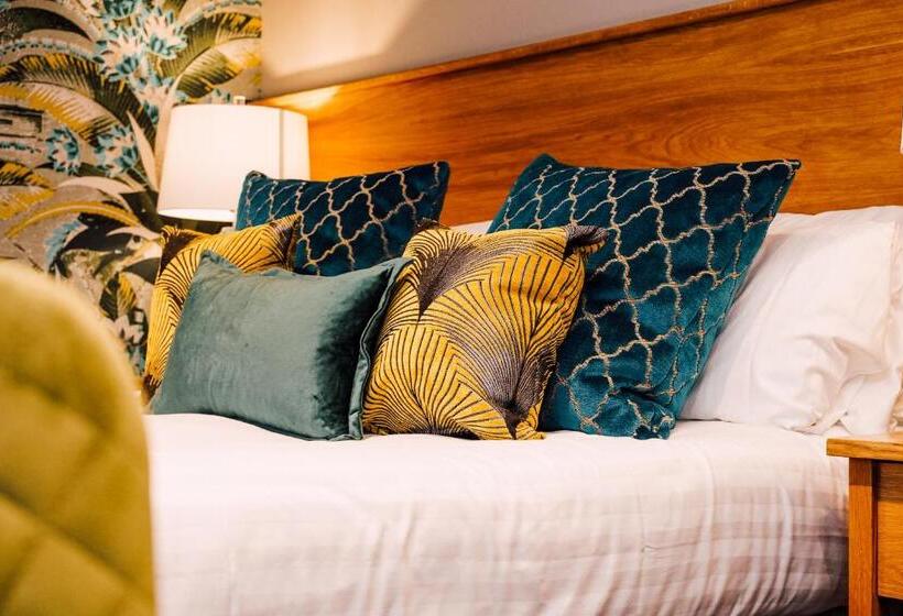 标准间, The George