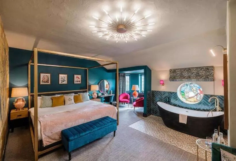 Suite, The George
